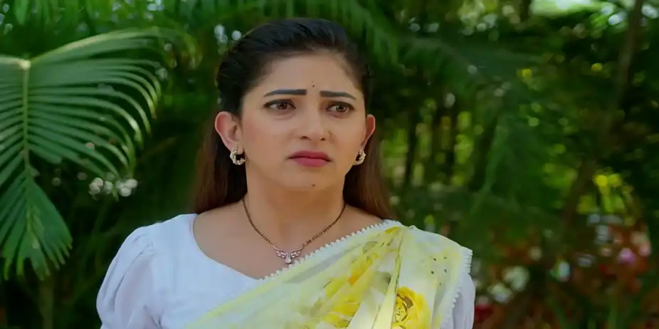 Aval Arundhati S1 E731 - Raghavan Questions Malini about the Bomb