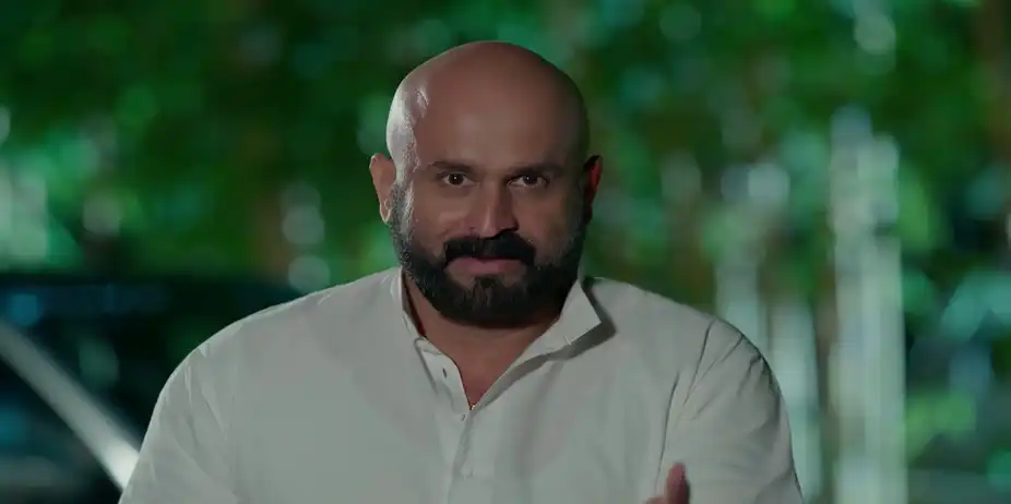 Durga S1 E257 - Chandrasenan Executes His Plan against Poornima