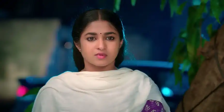 Panjaram lo Ramachiluka S1 E4 - Indhu Works Late Nights to Earn Money
