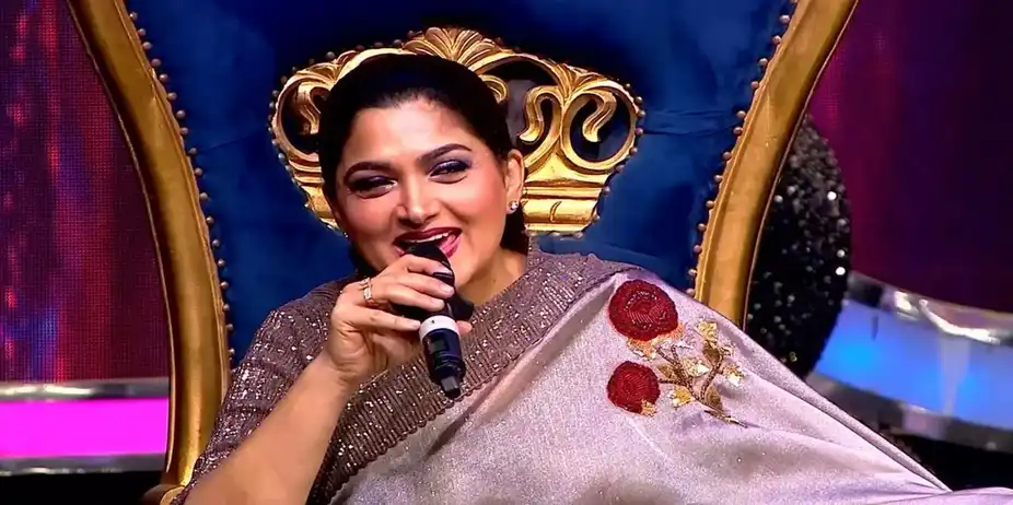 Super Moms Season 3 S1 E9 - A Mom and Son Duo Win a Challenge