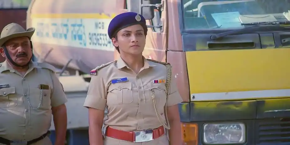 Sathya Questions the Water Tanker Supplier | Sathya