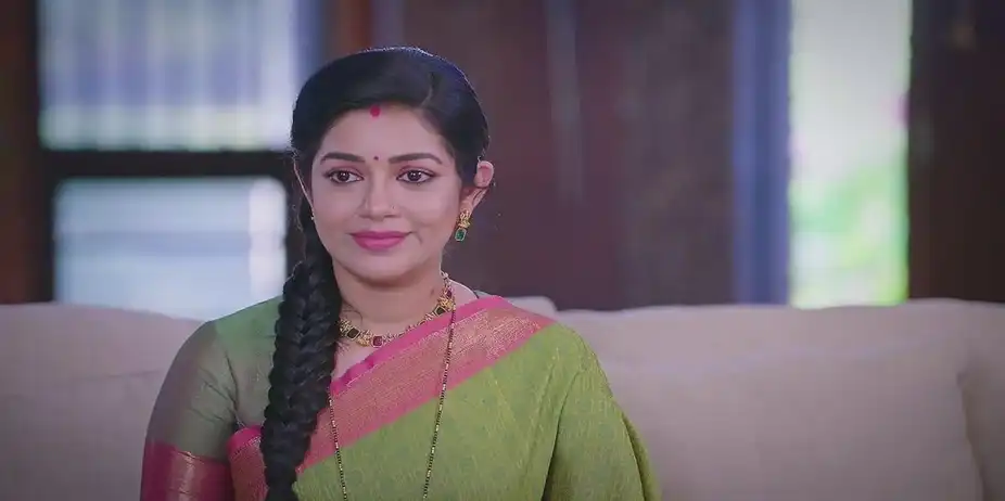 The Swami Reviews Bhoomika and Goutham's Horoscope | Amruthadhaare