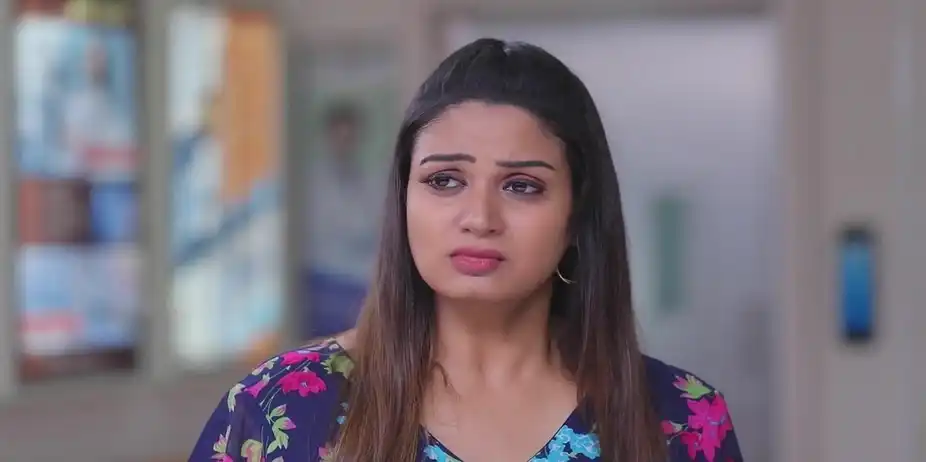 Kaveri Seeks a Nurse's Help | Sandakozhi