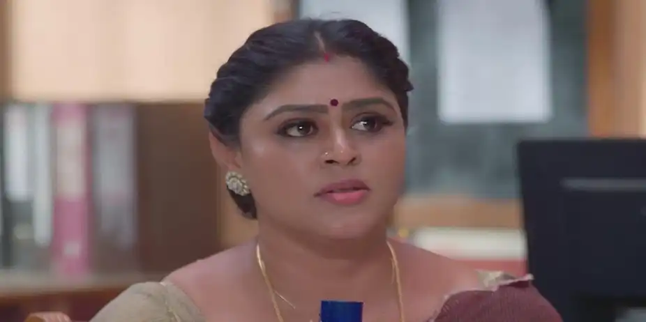 Inspector Slaps Sarala | Meenakshi Ponnunga