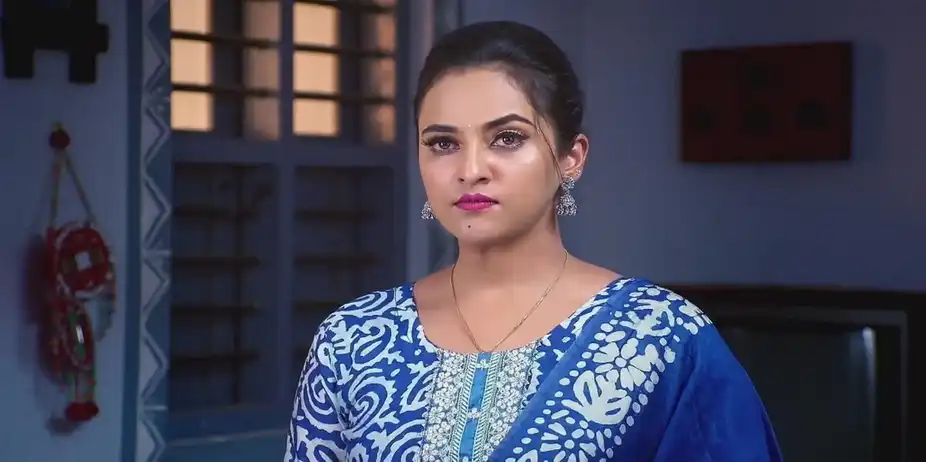 Divya Speaks Ill about Sathya | Sathya