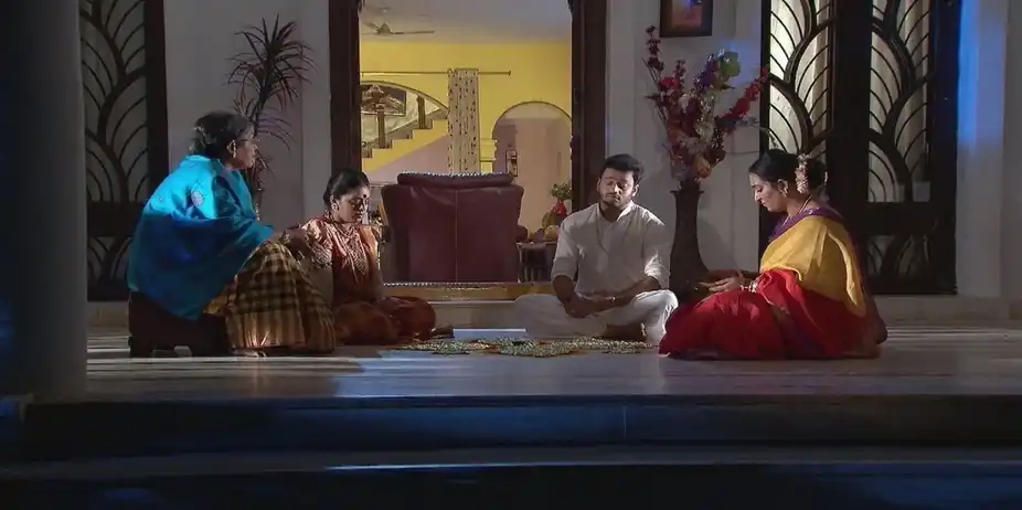 Parnika Spoils Aravinda's Puja Preparations | Naagamandala