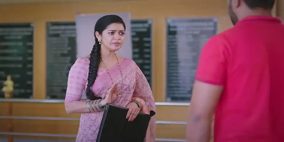 Bhoomika Motivates Jeevan | Amruthadhaare