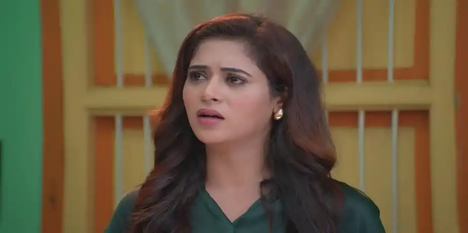 Maya Compels Seenu | Sandhya Raagam