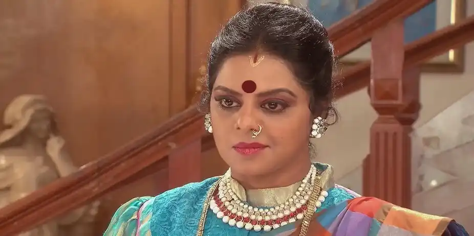 Dhananjaya Lashes out at His Family | Naagamandala