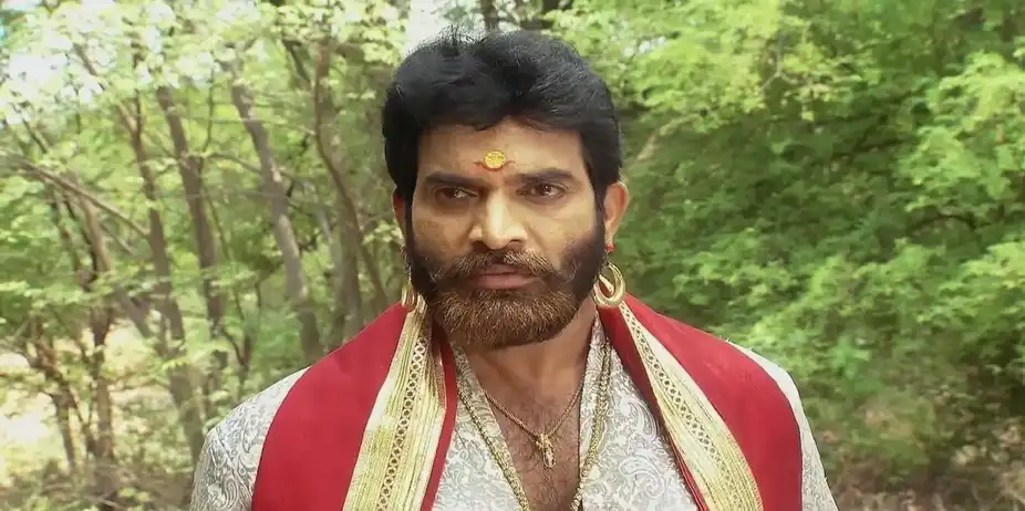 Bhadravathi and Her Goons Come across a Huge Snake | Naagamandala