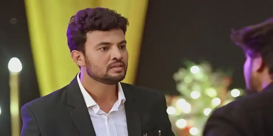 Pritam Convinces Aditya for the Shoot | Paaru