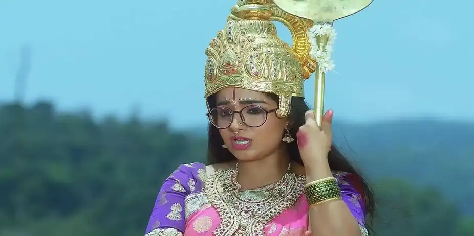 Chirag Gives Deepa a Lift in His Car | Brahmagantu