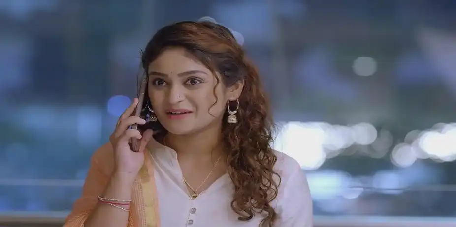 Priya Calls Pritam | Paaru