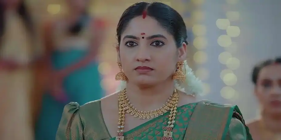 Indraja Tells Everyone about Vyshakh | Valsalyam