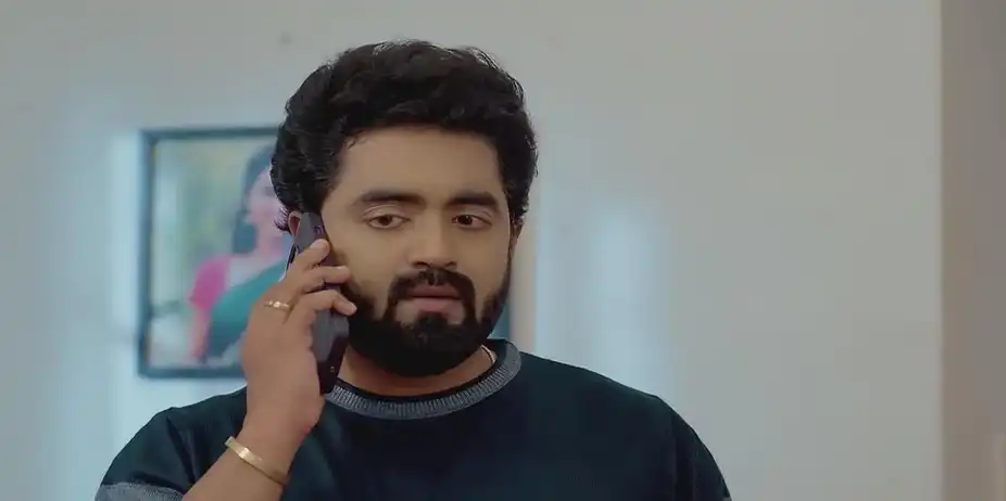 Vasundhara Calls Akhil | Shyamambaram