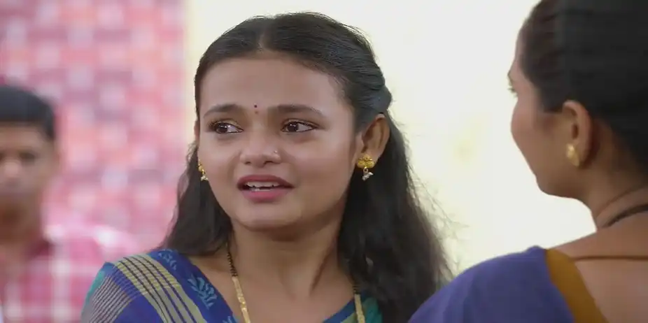 Nishi and Neeraj Bid Goodbye to the Khots | Sara Kahi Tichyasathi