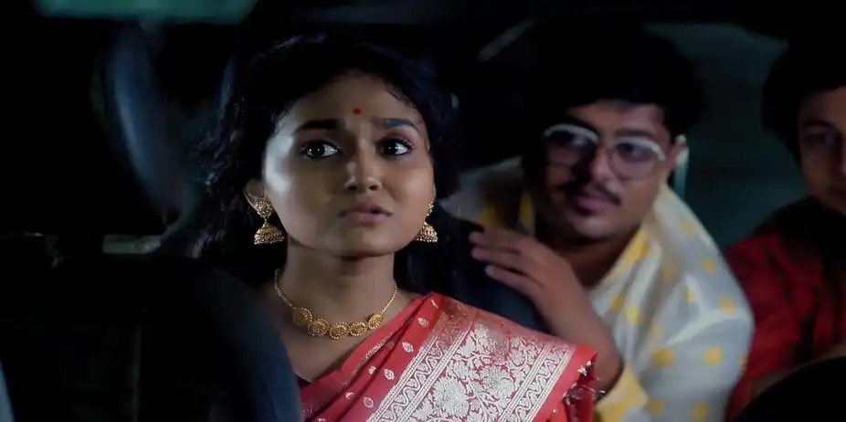 Megh Brings Moyna Home | Puber Moyna