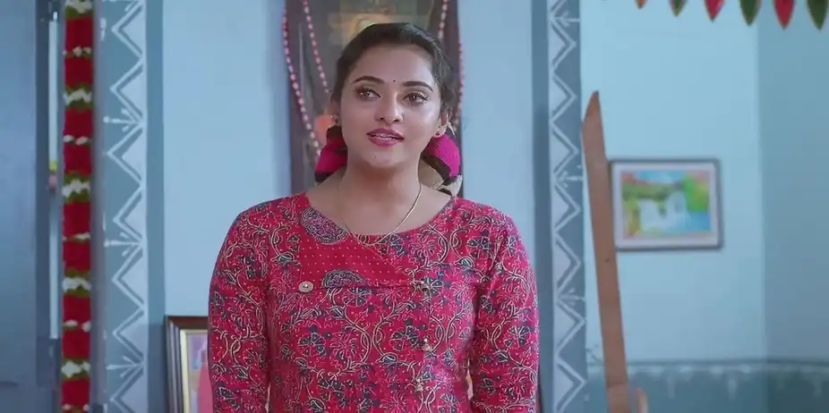 Divya's Changed Behaviour Stuns Her Family | Sathya