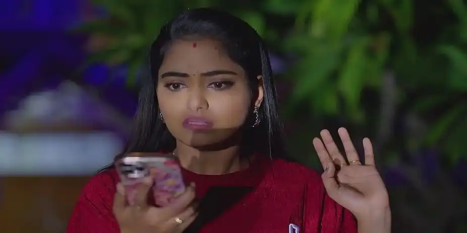 Yuvaraj Plans to Escape to Dubai with Nishika | Jagadhatri