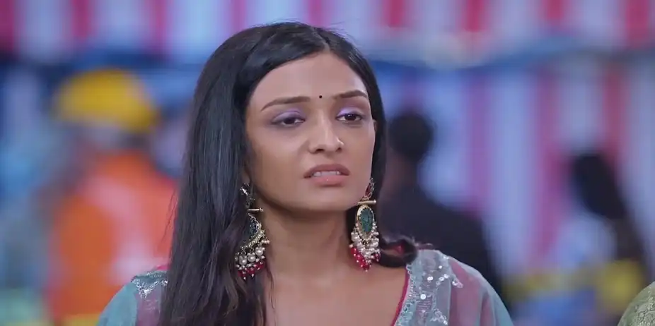 Lakshmi Sends Chocolates and Food to Parvati | Bhagya Lakshmi
