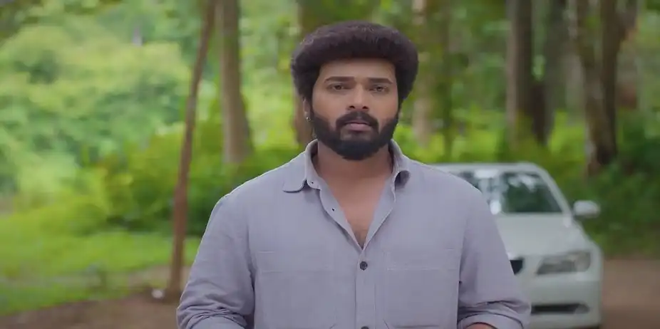 Karthikeyan Enquires about the Preacher | Karthigai Deepam