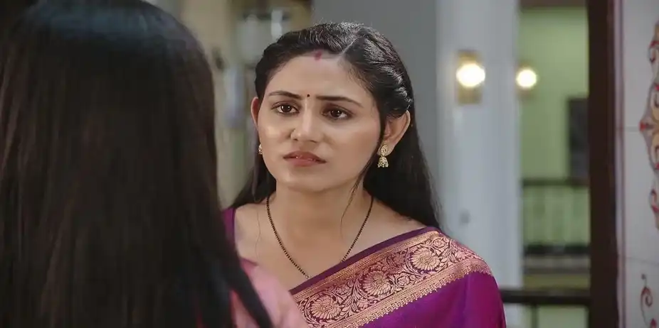 Priya Consoles Amrita | Suna Jhia