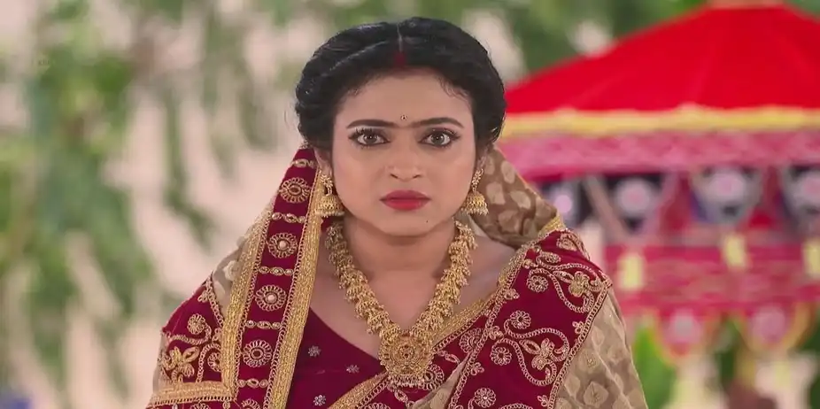 Debjani Meets Abhimanyu's Family | Tu Khara Mun Chaai