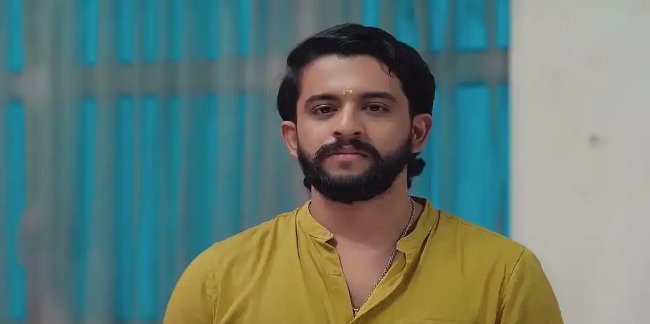Govind Tells the Family about Marriage | Mizhirandilum