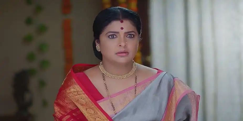 Ramalakshmi Returns Home without the Evidence | Padamati Sandhyaragam