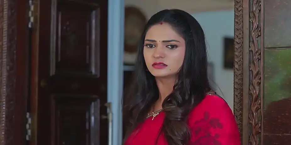 Bhagamati Questions Manohari about the Bundle | Nindu Noorella Saavasam