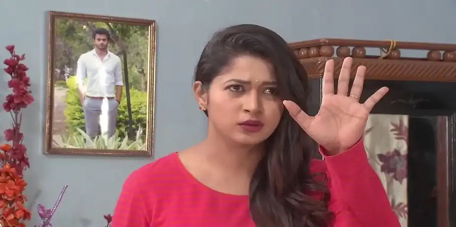 Mala Confronts Parnika | Naagamandala