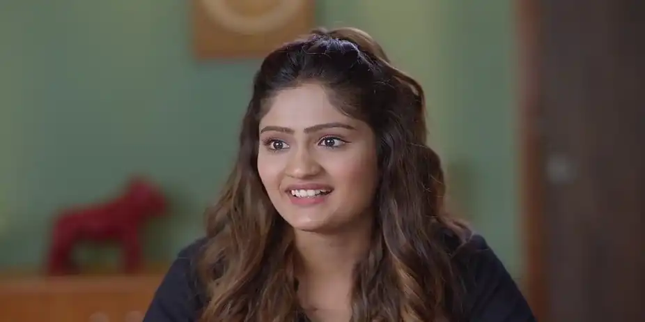 Ovi Shares the News about Uma with Everyone | Sara Kahi Tichyasathi