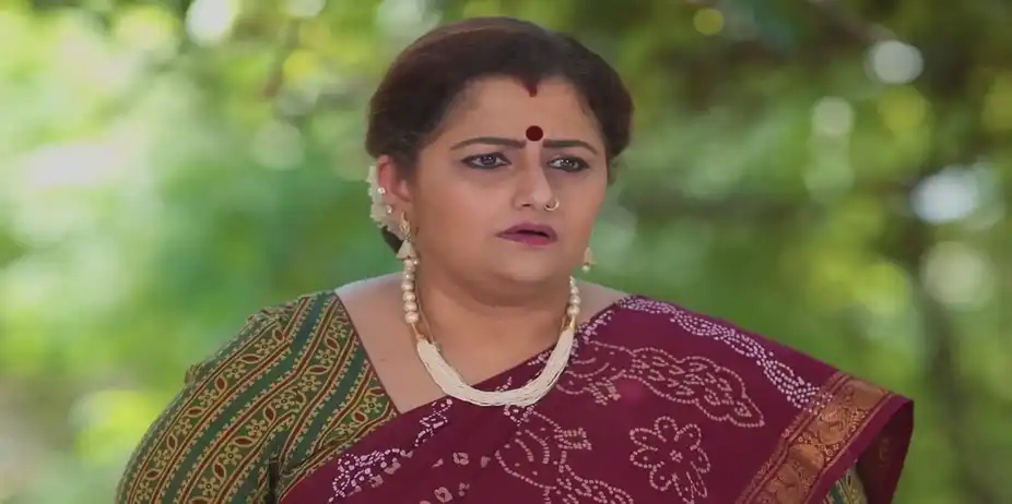 Savitri Misunderstands Nethra | Ninaithale Innikkum