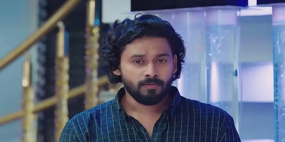 Prabha Scolds Swathi | Mizhirandilum