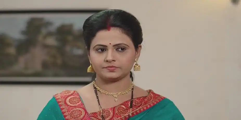 Ragini Hides from Rukmini | Sandhya Ragini