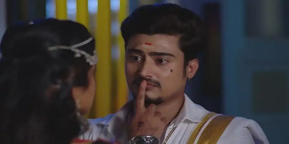 Madhu Pacifies Manas | Madhura Sansara