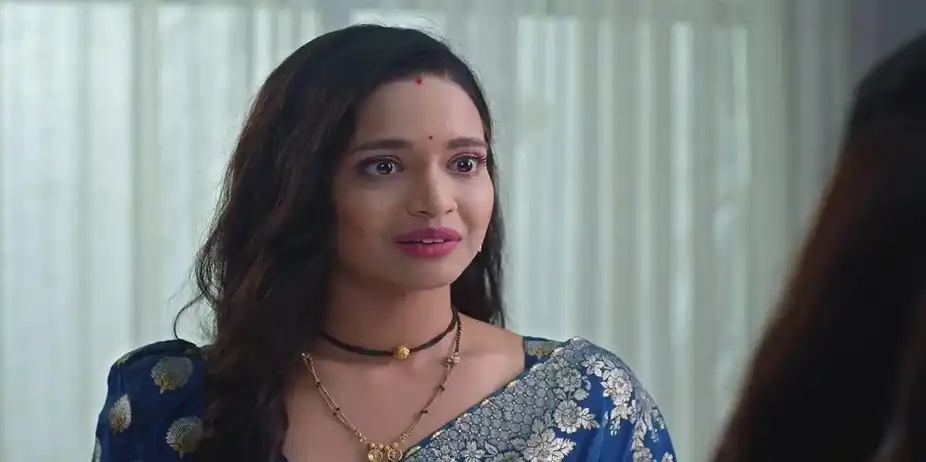 Leela Is Punished by Being Made to Stand Outside | Navri Mile Hitlerla