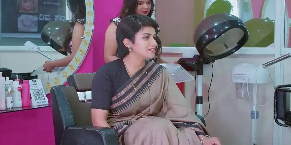 Divya's Behaviour with Sathya Surprises Girija | Sathya