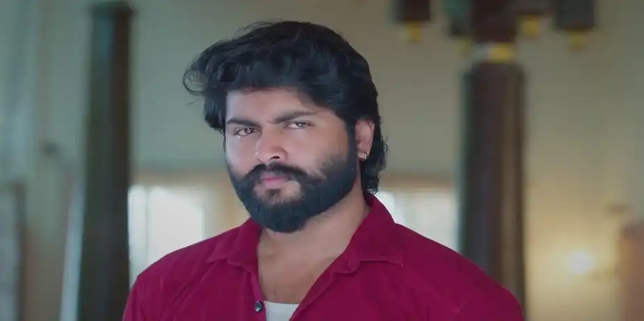 Valli Compels Maaran | Veera