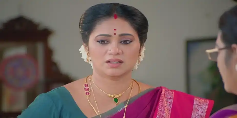 Janaki Speaks in Favour of Raghuram | Sandhya Raagam