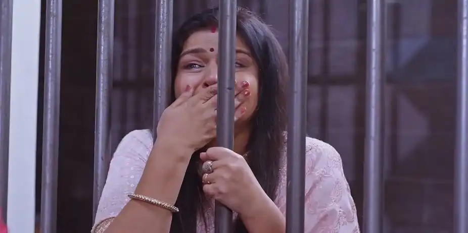 Rajvansh Begs the Police to Release Harleen | Kumkum Bhagya