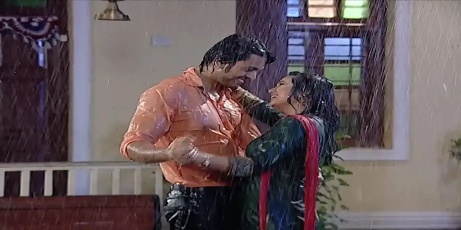 Meghana and Aditya's Romantic Moments in the Rain | Julun Yeti Reshimgaathi