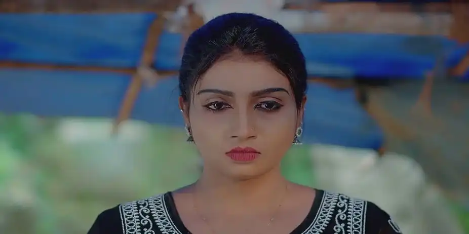Vyshakh Has a Word with Malathy | Valsalyam