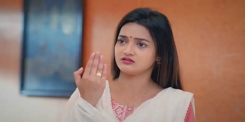 Indhumathi's Words Confuse Deepa | Ninaithen Vandhai