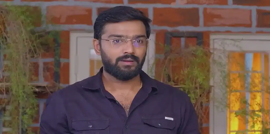 Lara Tries to Get Close to Siddharth | Ninaithale Innikkum
