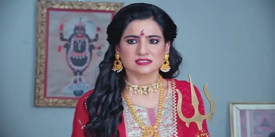 Maa Divyana’s Veil Catches Fire | Shivika