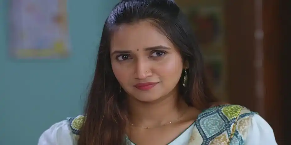 Meghna Lies to Sahil | Sara Kahi Tichyasathi