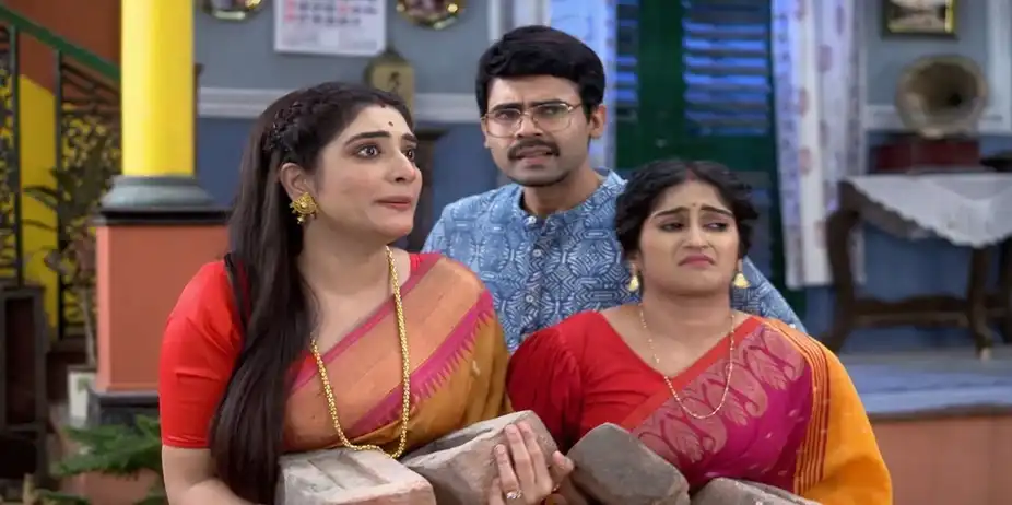 Parna Clicks Srijan's Photo | Neem Phooler Madhu