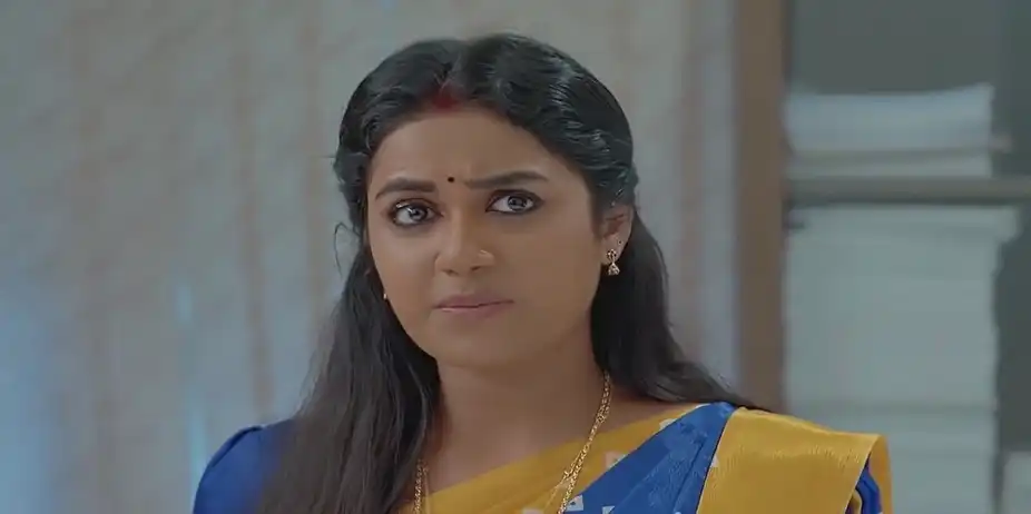 Julie Calls Aishwarya | Shyamambaram