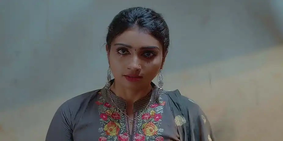 Mythili Shares Her Woes with Vyshakh | Valsalyam